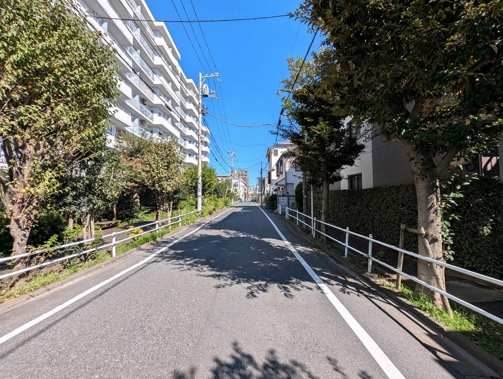 コートハウス城北中央公園　南側 前面道路